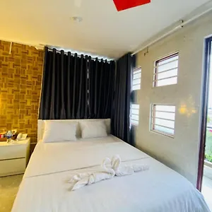 Jewel Hotel *