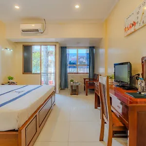 Khach San Hanh Long Hotel 2*