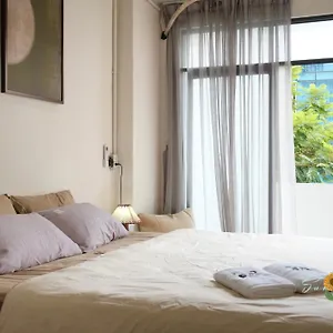 Apartment Sunflowerhome-balcony-district1-benthanh Market *