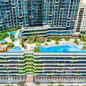 Lumiere Riverside Infinity Pool Apartment *