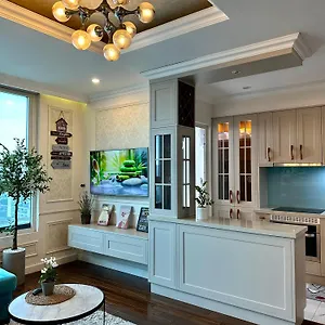 Luxury 2-bedroom With Gym, Pool, Park * Ho Chi Minh City