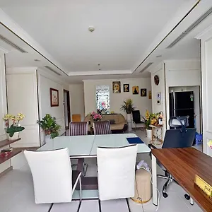 The Radisson Landmark - Vinhomes Park Apartment Ho Chi Minh City