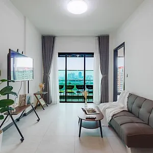 View 2 Bedroom District 4 *