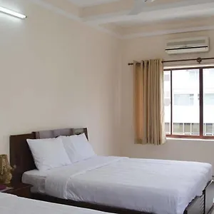 Elegant Hotel 2*