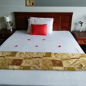 Quynh Hoa Hotel *