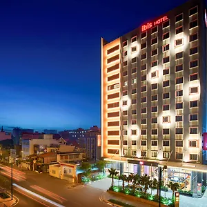 Ibis Saigon Airport Hotel 4*