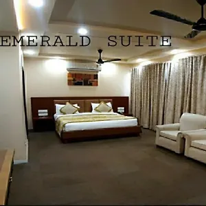 Курортный комплекс The Emerald Club ,rajkot Раджкот