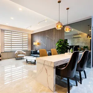 Rivergate Luxury *
