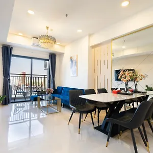 Apartment Fireworks View At The Center Ho Chi Minh City