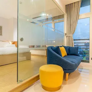 The Rixx Stylish In D1 At Ben Thanh With Netflix Pool Bathtub Ho Chi Minh City