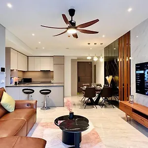 The Metropole Opera Apartment *