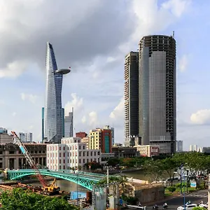 Ya Sai Gon Bui Vien Walking Street Hotel 3*