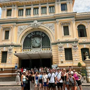 Hostel Saigon Authentic Alley - Daily Walking Morning Tour, Free Breakfast, Gym & Rooftop Billiard *