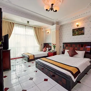 Mai Phai Hotel *