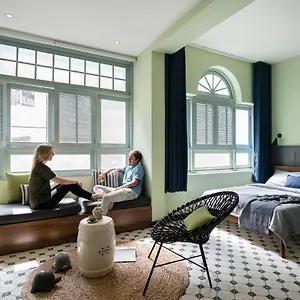 Bare Boutique Riverside Apartment