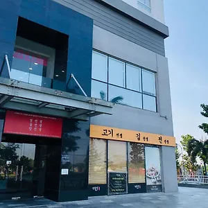 Block C, Lexington Residents, 67 Duong Mai Chi Tho アパート *