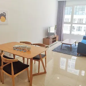 Golden Star Apartment *
