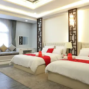 Hotel Reddoorz Premium @ Nguyen Oanh Street