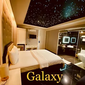 La Galerie 3*