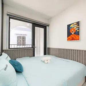 Super Cheap - Balcony & Netflix - Bui Vien *