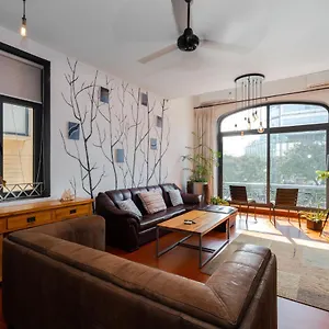 Apartment French Colonial *